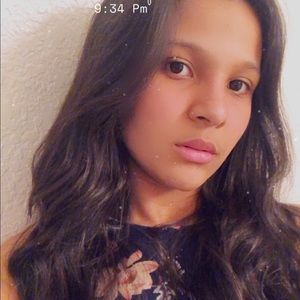 Meet your Posher, Ana flavia